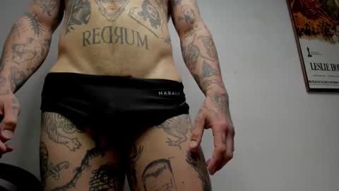 Layne online show from November 21, 2025, 12:59 pm