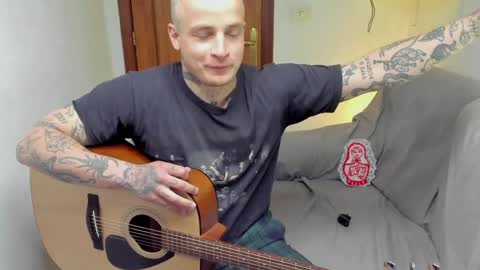 Snapshot of _layne chatting on May 3, 2026, 12:44 pm Layne online show from May 3, 2026, 12:44 pm
