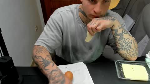 Snapshot of _layne chatting on May 11, 2026, 2:45 pm Layne online show from May 11, 2026, 2:45 pm