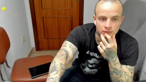 Snapshot of _layne chatting on May 17, 2026, 8:16 pm Layne online show from May 17, 2026, 8:16 pm