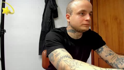 Snapshot of _layne chatting on May 20, 2026, 1:39 pm Layne online show from May 20, 2026, 1:39 pm