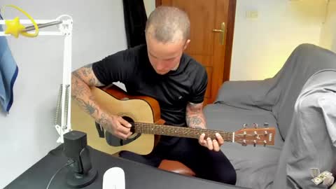Snapshot of _layne chatting on May 31, 2026, 3:19 pm Layne online show from May 31, 2026, 3:19 pm
