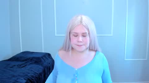 leana online show from October 3, 2025, 3:53 pm