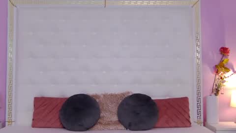 Lena Paul online show from April 7, 2026, 5:19 am