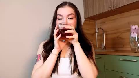 _lexie_rivers_ online show from November 6, 2025, 8:21 pm