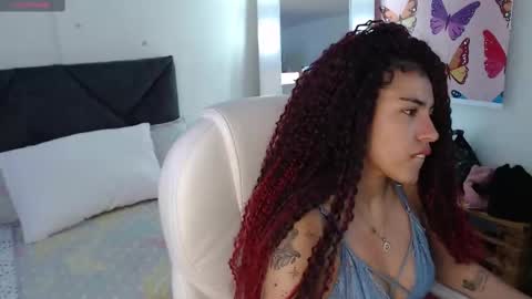 Snapshot of _lili_rose chatting on February 9, 2025, 8:56 pm Lili online show from February 9, 2025, 8:56 pm