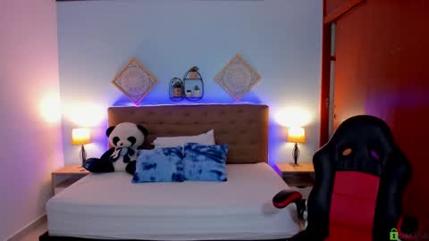 Liily online show from September 24, 2025, 10:46 pm