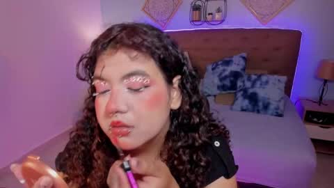 Liily online show from November 20, 2025, 7:13 pm