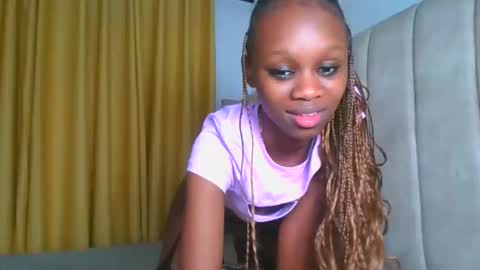 Littlevenus online show from September 16, 2025, 3:29 am