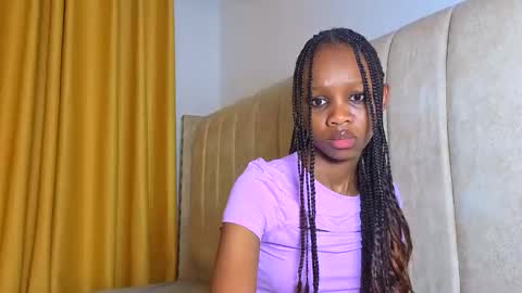 Littlevenus online show from December 1, 2025, 11:21 pm