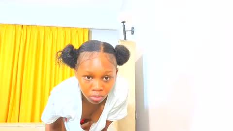 Snapshot of _littlevenus chatting on April 16, 2026, 2:12 am Littlevenus online show from April 16, 2026, 2:12 am