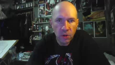 Snapshot of _longfellow chatting on May 3, 2026, 8:15 pm That guy online show from May 3, 2026, 8:15 pm