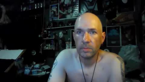 Snapshot of _longfellow chatting on May 19, 2026, 2:18 am That guy online show from May 19, 2026, 2:18 am