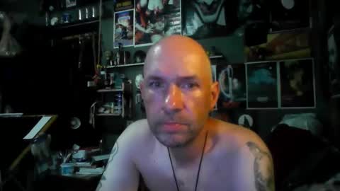 Snapshot of _longfellow chatting on May 19, 2026, 4:46 pm That guy online show from May 19, 2026, 4:46 pm