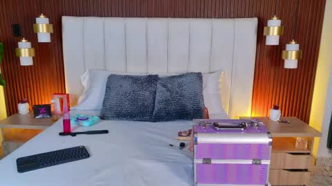 Luisa merrid online show from April 15, 2026, 12:01 pm