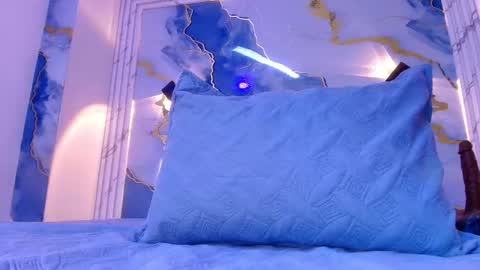 Lorrayne online show from November 19, 2025, 12:05 pm