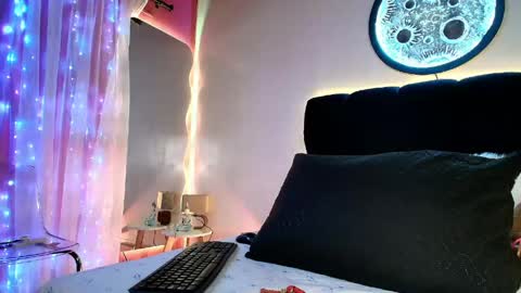 Snapshot of _lorrayne_ chatting on April 28, 2026, 12:21 pm Lorrayne online show from April 28, 2026, 12:21 pm