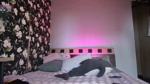 Snapshot of _lovely_mikh chatting on June 22, 2026, 3:53 pm Lovely online show from June 22, 2026, 3:53 pm