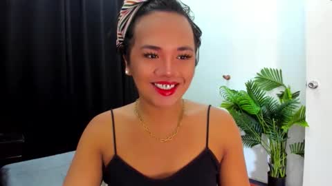 Snapshot of _lovelyyan69_ chatting on November 5, 2025, 2:22 am _lovelyyan69_ online show from November 5, 2025, 2:22 am