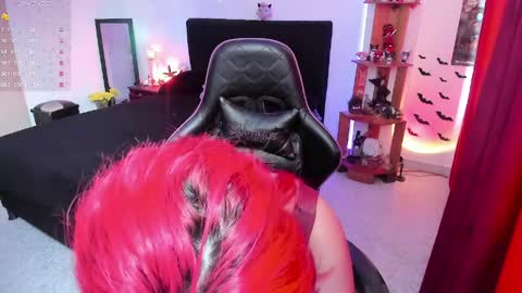 Queen.  Help me reach 100 thumbs up  online show from March 31, 2026, 6:52 pm