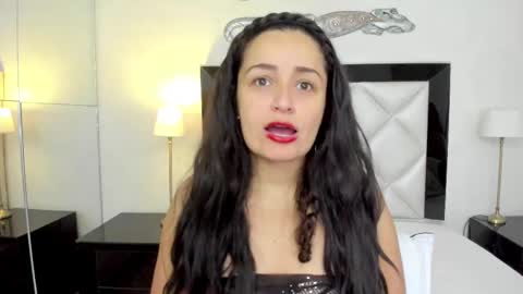  luna  sweet  online show from February 17, 2025, 3:36 am