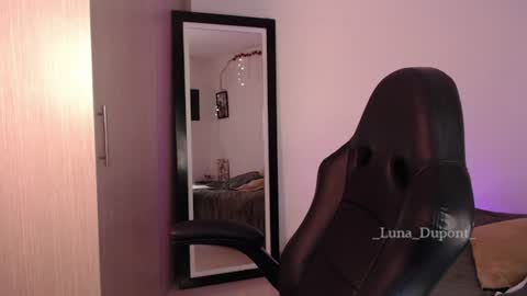 Snapshot of _luna_dupont_ chatting on July 31, 2026, 2:38 pm Luna online show from July 31, 2026, 2:38 pm
