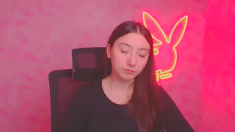 Luna online show from October 22, 2025, 5:19 am