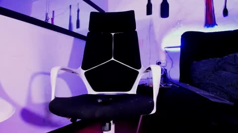 MISS LUNA online show from January 5, 2025, 9:15 am