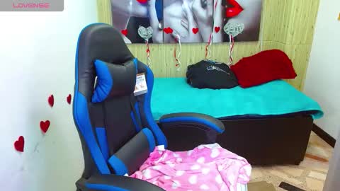 luna torres online show from February 18, 2026, 5:03 am