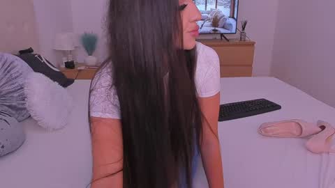 Lynna online show from January 24, 2025, 10:51 pm