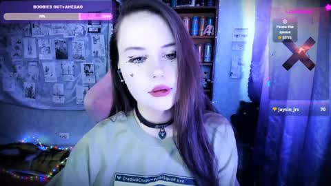 Mia online show from March 22, 2026, 4:16 am