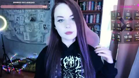 Snapshot of _m_o_n_s_t_e_r_e_n_e_r_g_y_ chatting on May 7, 2026, 4:18 am Mia online show from May 7, 2026, 4:18 am