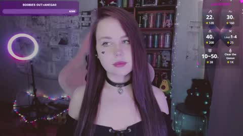 Snapshot of _m_o_n_s_t_e_r_e_n_e_r_g_y_ chatting on May 19, 2026, 5:47 am Mia online show from May 19, 2026, 5:47 am