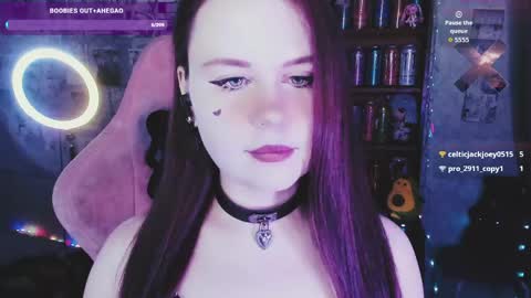 Snapshot of _m_o_n_s_t_e_r_e_n_e_r_g_y_ chatting on May 29, 2026, 5:55 pm Mia online show from May 29, 2026, 5:55 pm