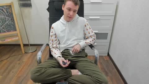 Snapshot of _maelstrom_ chatting on December 8, 2024, 3:13 pm _maelstrom_ online show from December 8, 2024, 3:13 pm