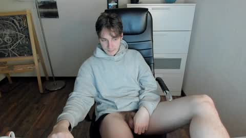 Snapshot of _maelstrom_ chatting on December 20, 2024, 6:45 pm _maelstrom_ online show from December 20, 2024, 6:45 pm