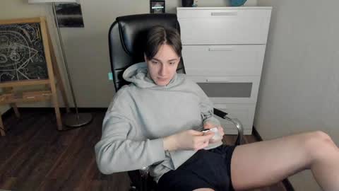 Snapshot of _maelstrom_ chatting on December 23, 2024, 11:04 am _maelstrom_ online show from December 23, 2024, 11:04 am