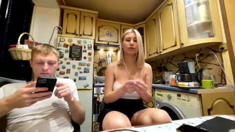 Snapshot of _magic_kis chatting on April 5, 2026, 4:04 pm _magic_kis online show from April 5, 2026, 4:04 pm