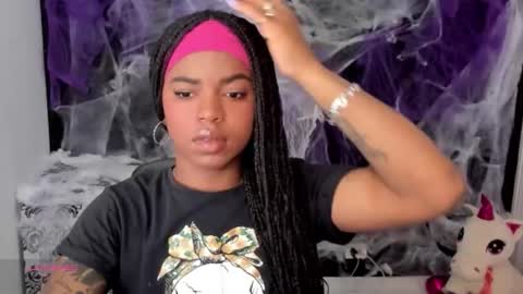 MARCELA online show from October 8, 2025, 4:04 pm