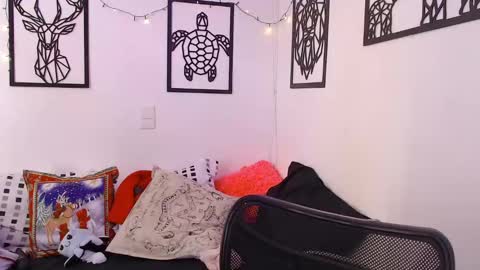 Snapshot of _marcela_wi chatting on December 21, 2024, 3:53 pm Marce online show from December 21, 2024, 3:53 pm