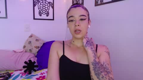 Snapshot of _marcela_wi chatting on January 21, 2025, 10:19 pm Marce online show from January 21, 2025, 10:19 pm