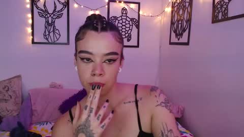 Snapshot of _marcela_wi chatting on February 6, 2025, 10:21 pm Marce online show from February 6, 2025, 10:21 pm