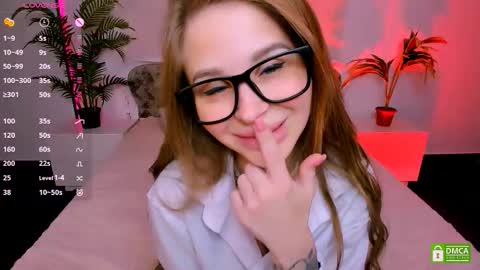 Snapshot of _mari_clark chatting on October 7, 2025, 12:08 am Eva online show from October 7, 2025, 12:08 am