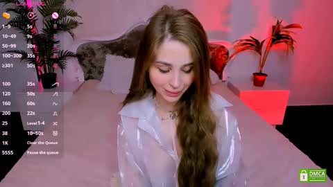 Snapshot of _mari_clark chatting on October 8, 2025, 11:13 pm Eva online show from October 8, 2025, 11:13 pm