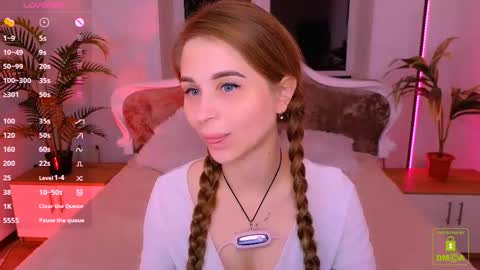 Snapshot of _mari_clark chatting on October 11, 2025, 11:36 pm Eva online show from October 11, 2025, 11:36 pm