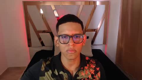 Snapshot of _mark_coral chatting on February 2, 2025, 7:46 pm mark and coral online show from February 2, 2025, 7:46 pm