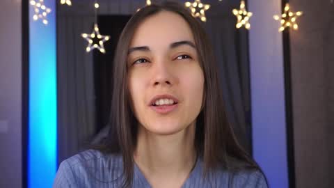  Gwen  online show from December 5, 2024, 6:33 pm