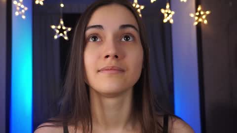  Gwen  online show from December 5, 2024, 9:39 pm