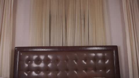  Gwen  online show from December 14, 2024, 12:01 am