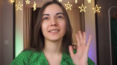  Gwen  online show from December 14, 2024, 7:57 pm